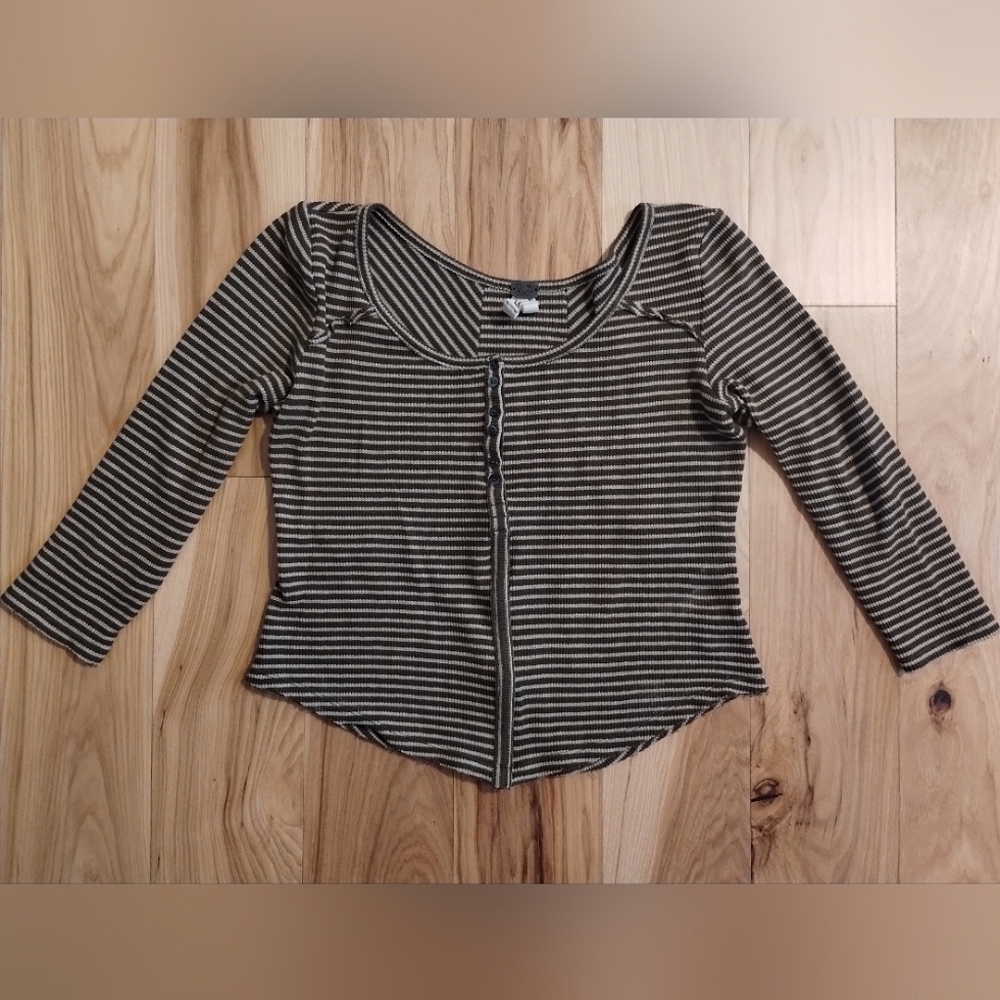 🎉 4 for $25 🎉 We The Free Ribbed Long Sleeve Casual Top